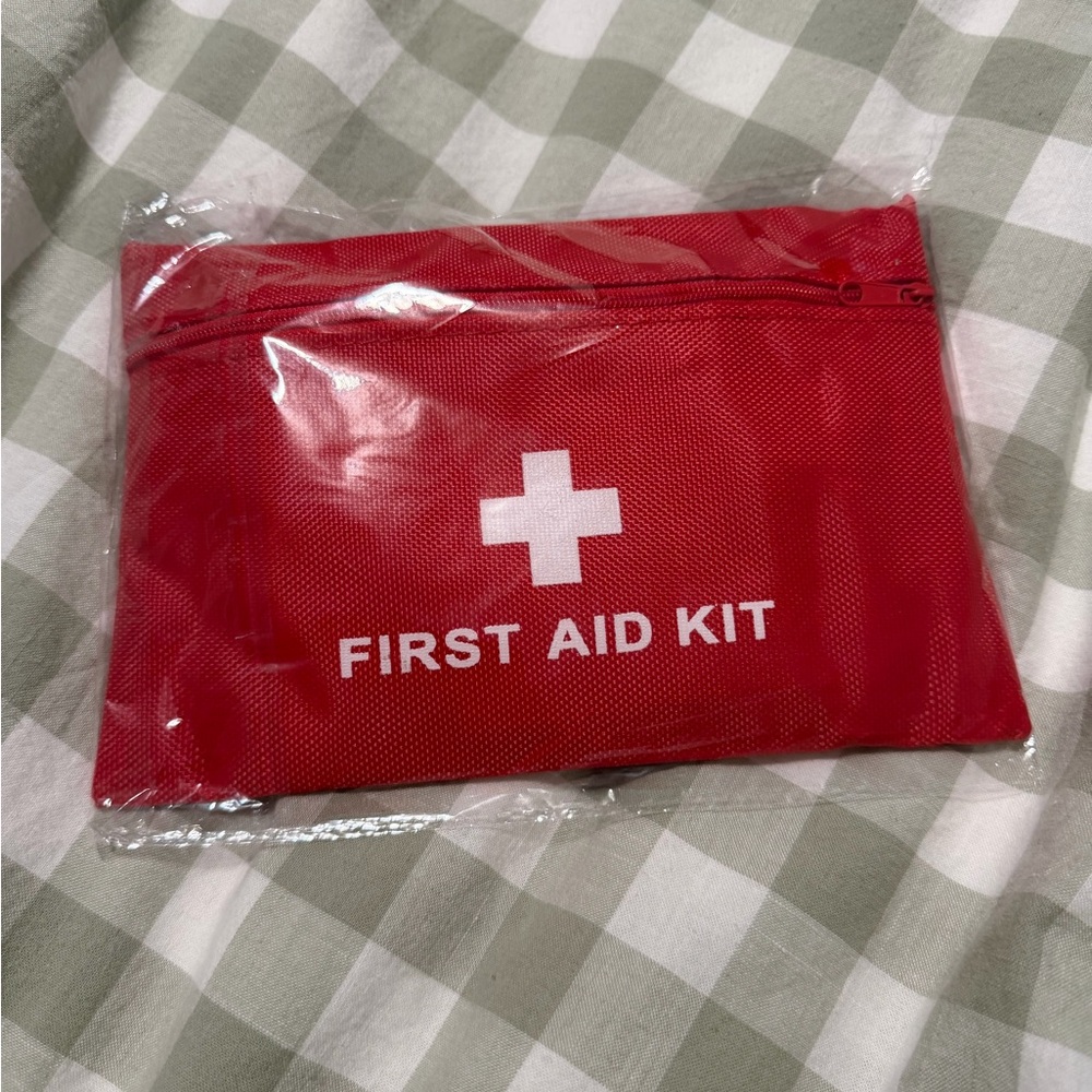 FIRST AID KIT FOR GLOVE COMPARTMENT  FOR  MINOR INJURIES